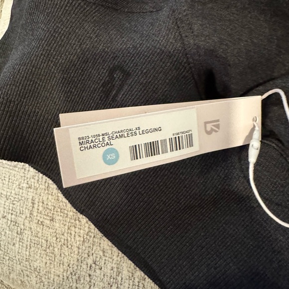 BuffBunny Miracle Leggings - Picture 7 of 7